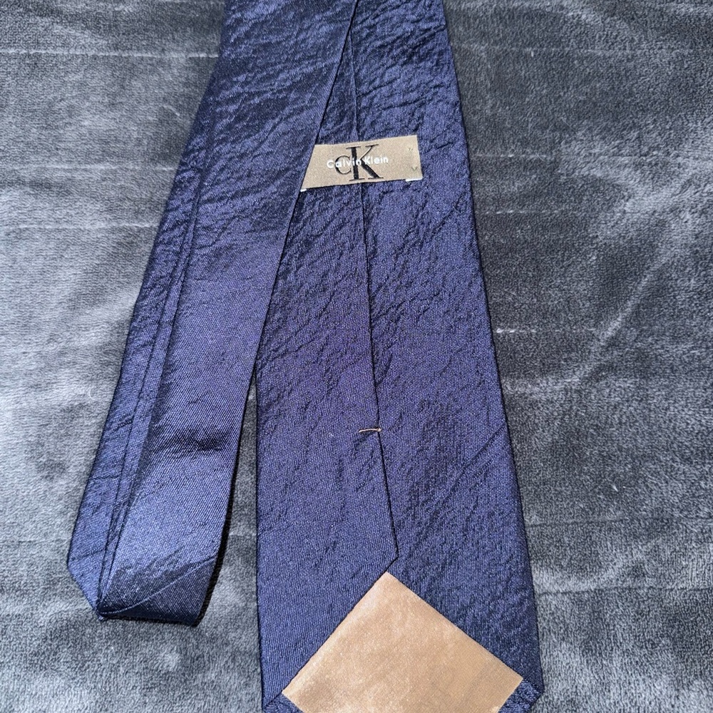 Calvin Klein Deep Blue Textured Tie